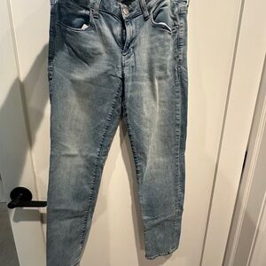 American eagle super stretch size 8 short skinny